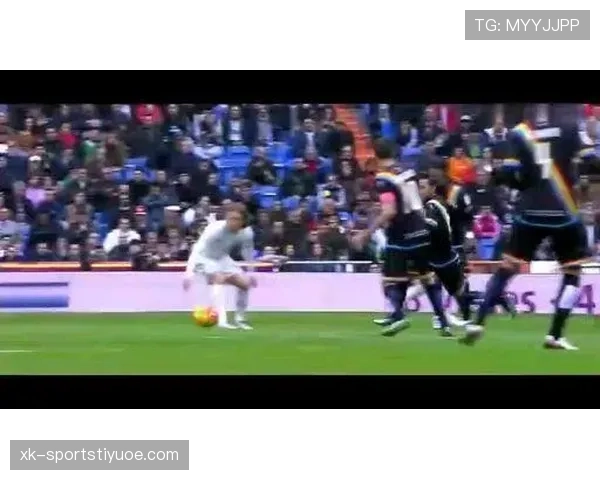 护腿板在足球规则中的安全标准与裁判判罚依据解析